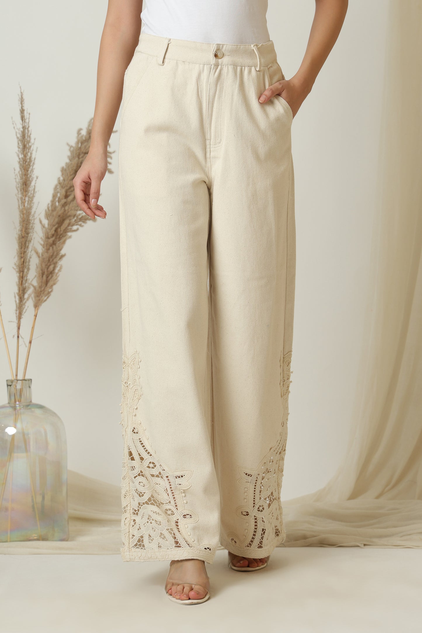 Jeans With Lace Detail - Meiala
