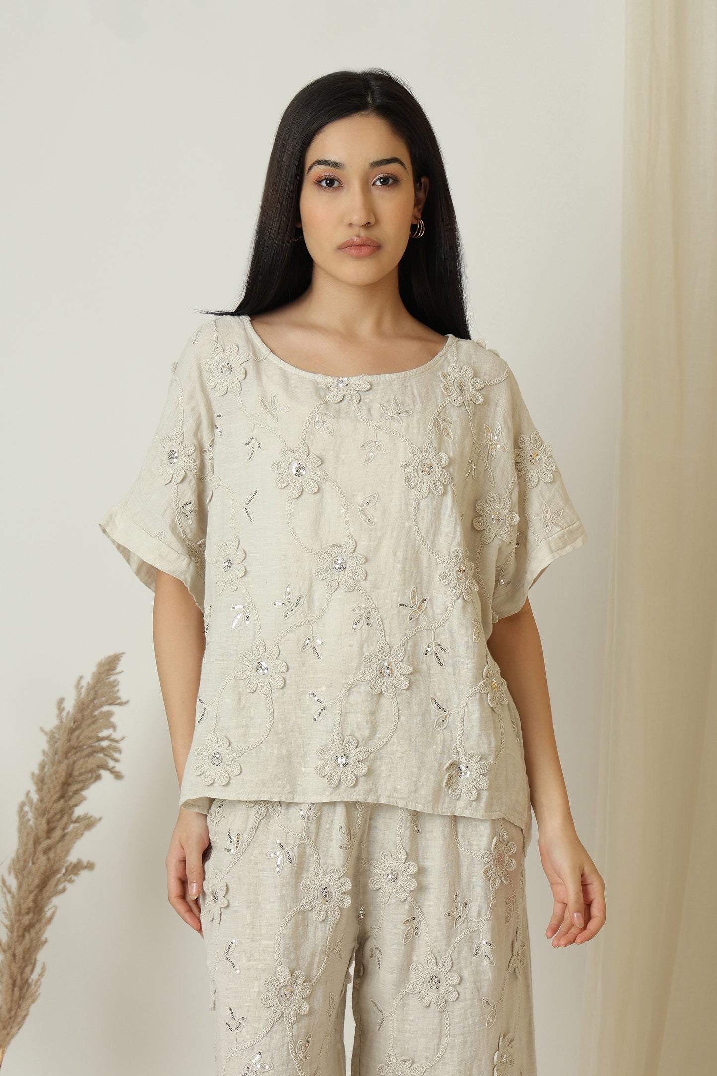 Linen Floral Embroidery Top - Meiala