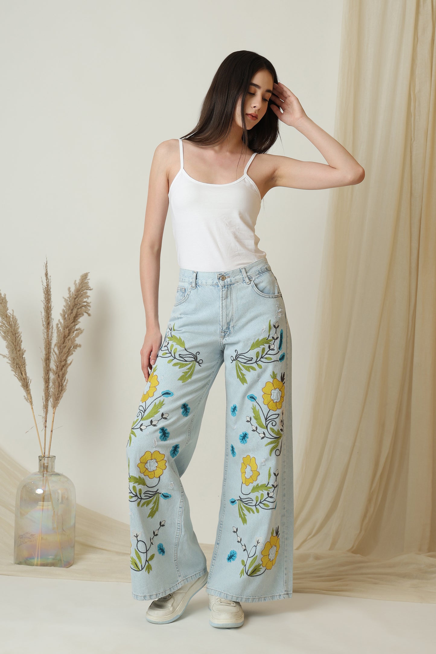 Daisy Floral Embroidery Palazzo Fit Jeans - Meiala