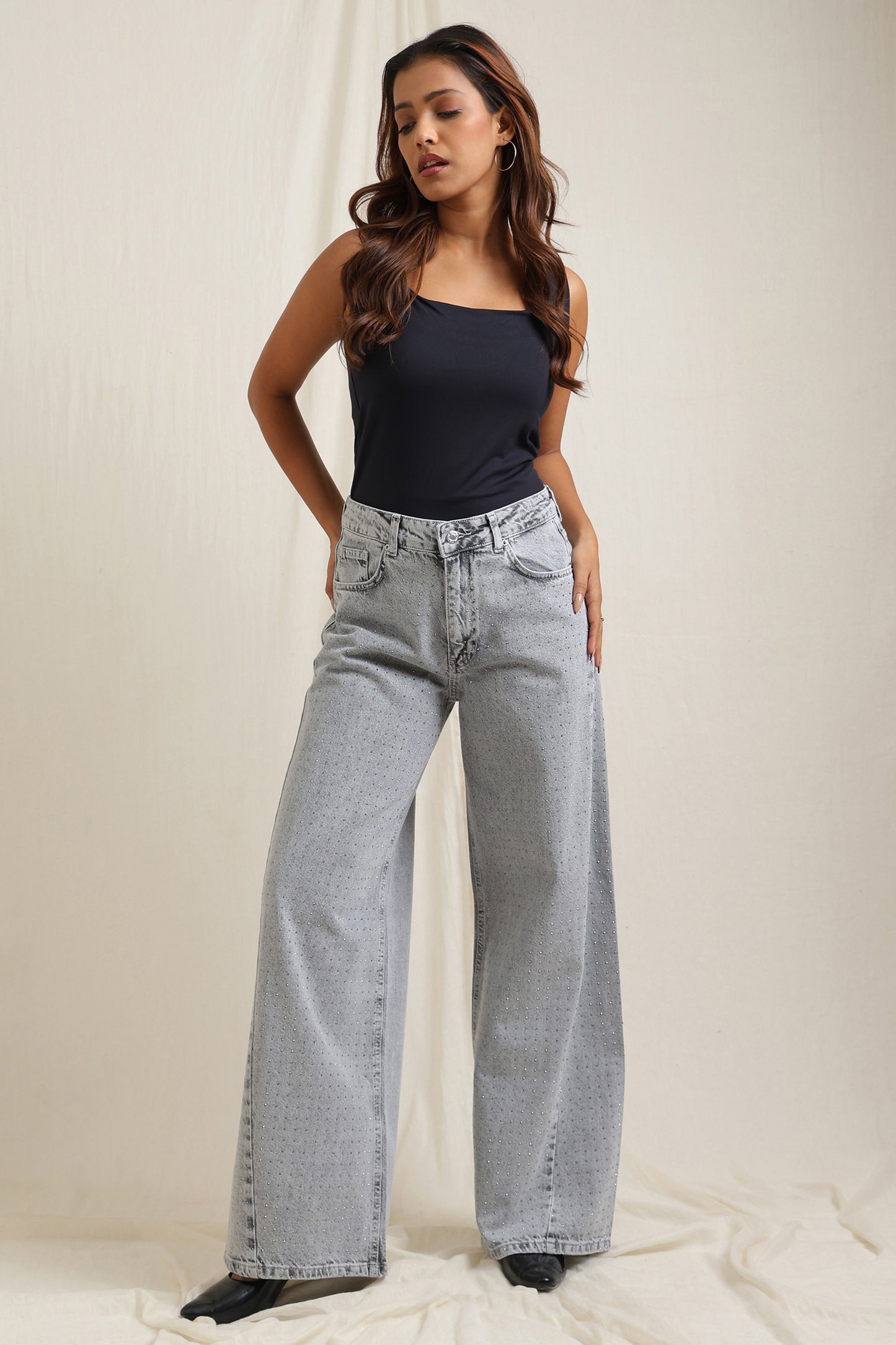 Wide Leg Studded Jeans - Meiala