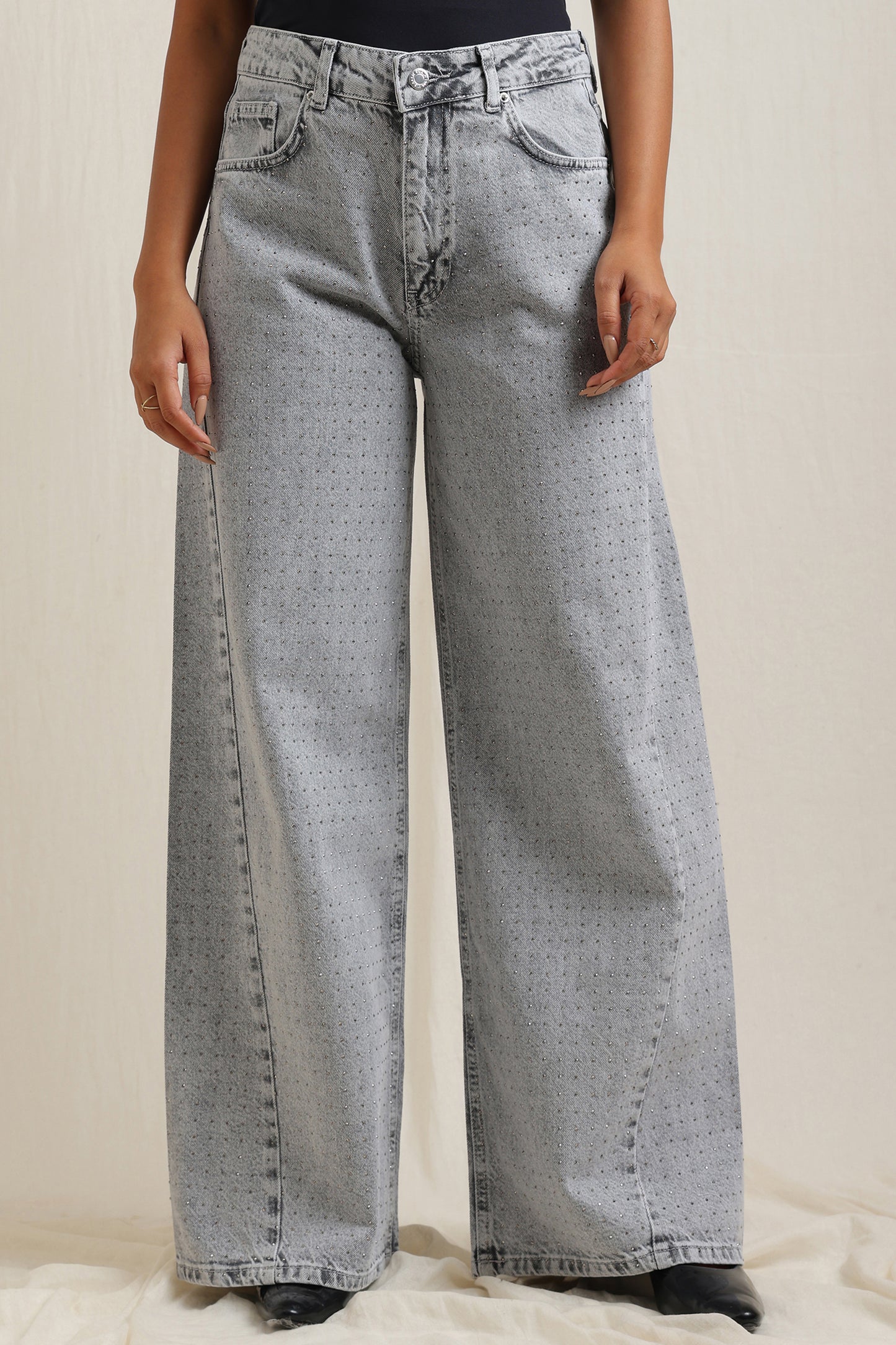 Wide Leg Studded Jeans - Meiala