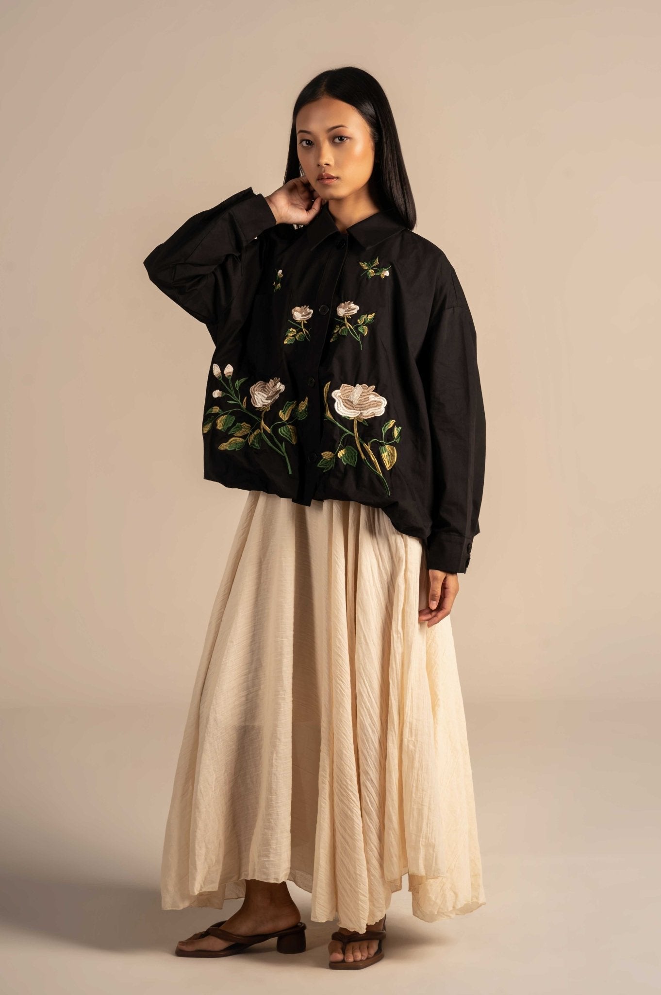 Button - down jacket with embroidery - Meiala Official