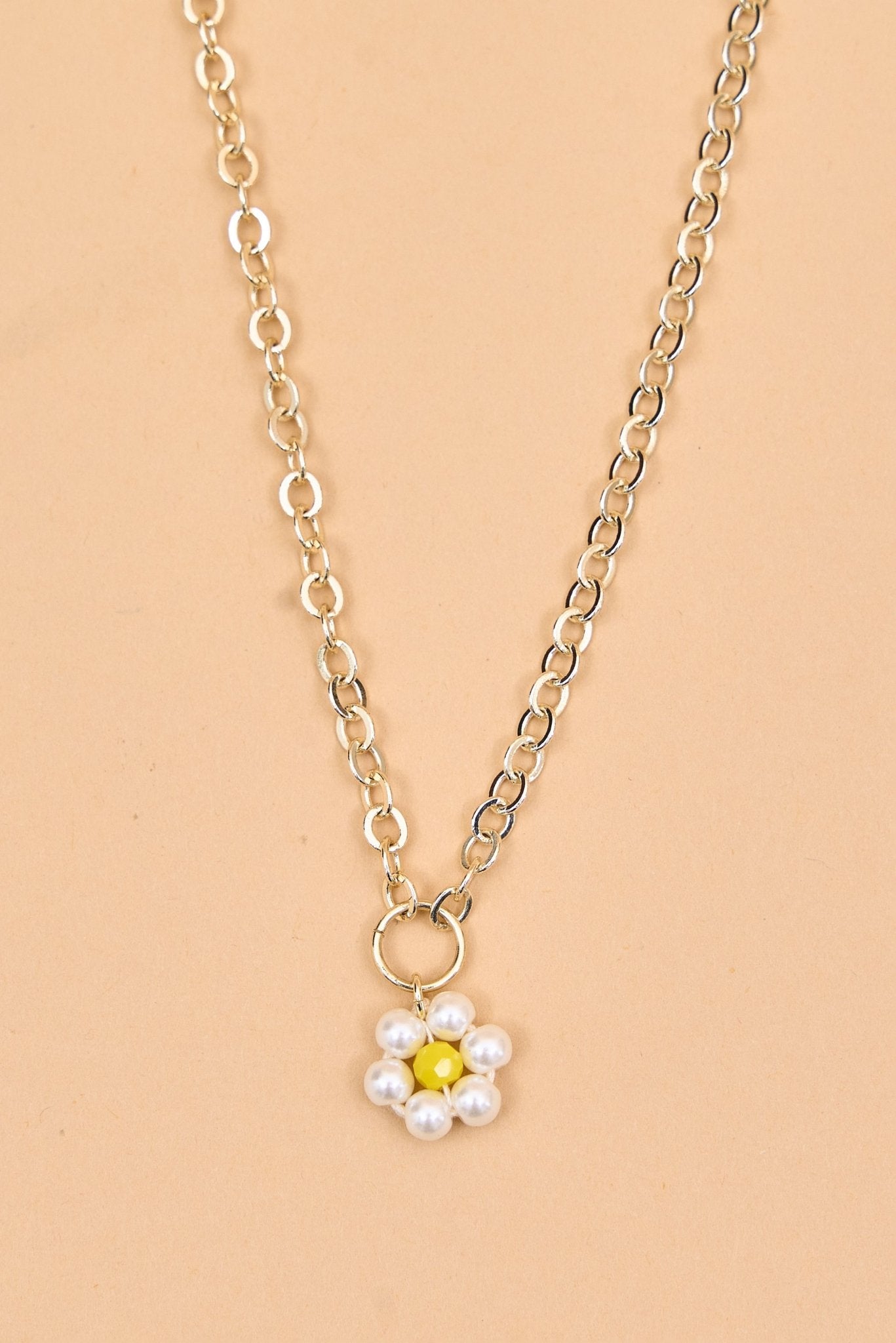 Dainty necklace with daisy pearl charm - Meiala Official