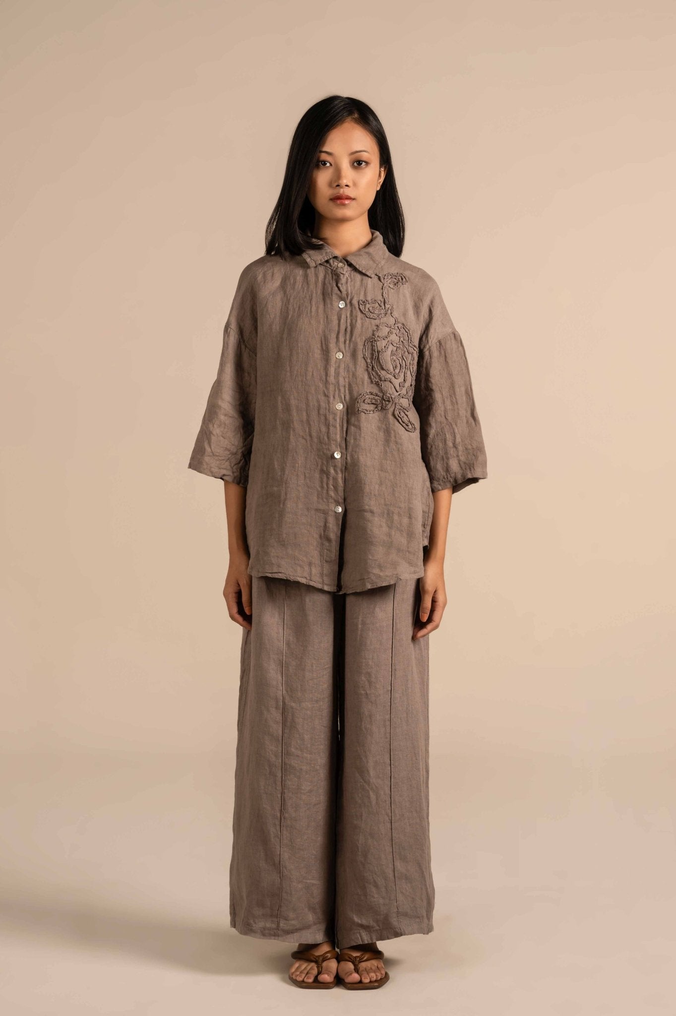 Elegant longline shirt with floral embroidery - Meiala Official