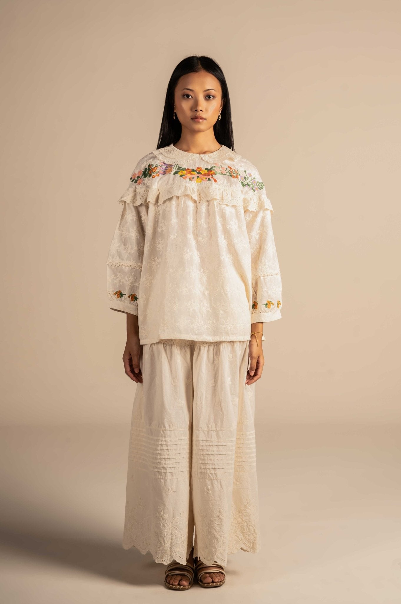 Floral embroidered top with lace detail - Meiala Official