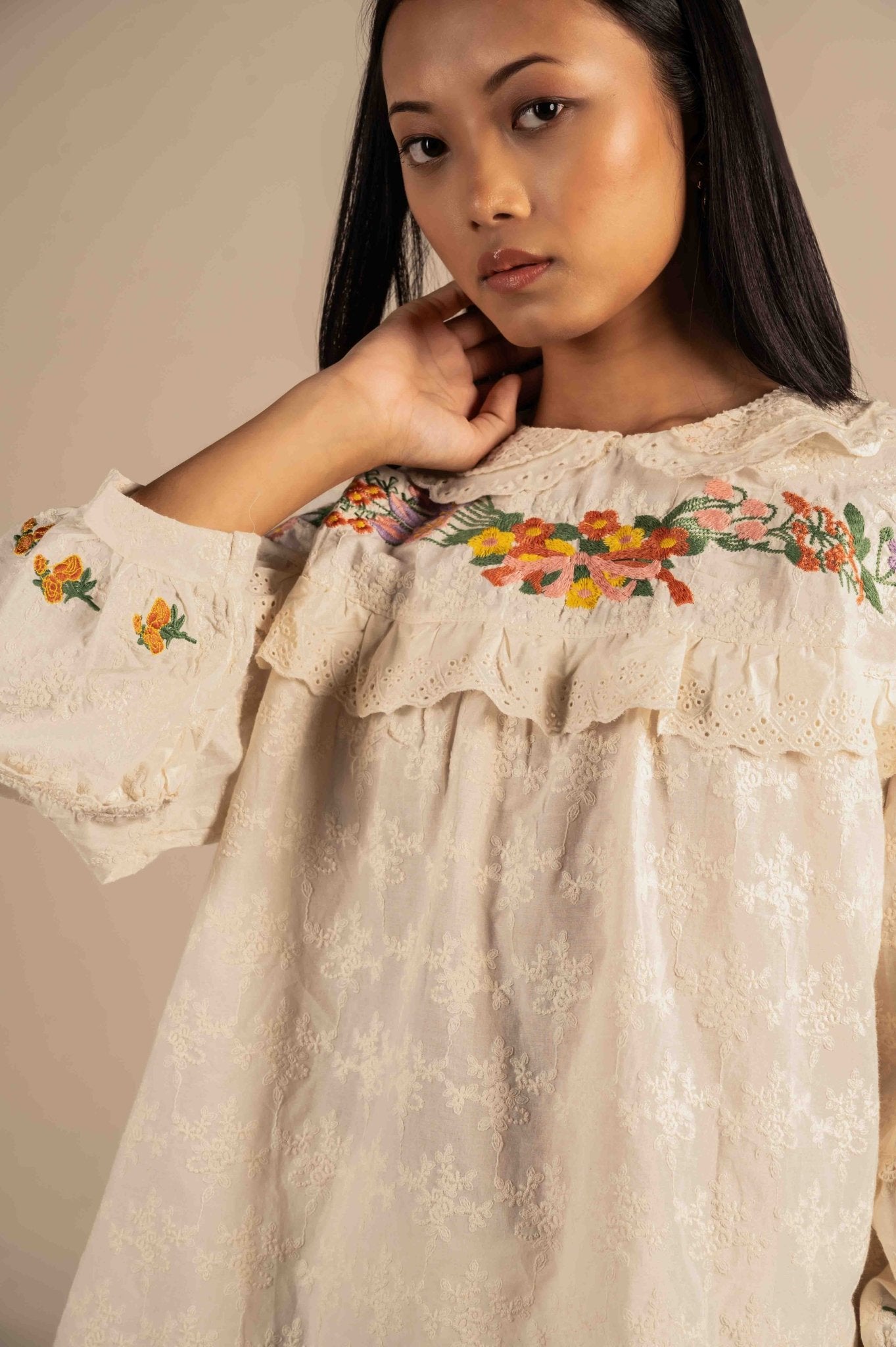 Floral embroidered top with lace detail - Meiala Official