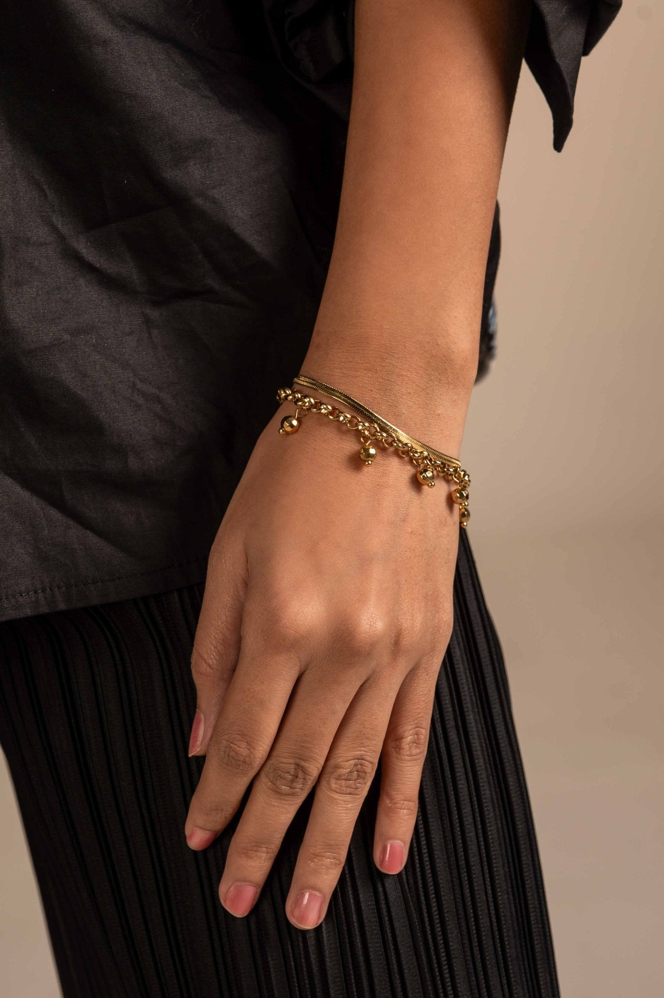 Gold chain bracelet with dangling mini beads. - Meiala Official