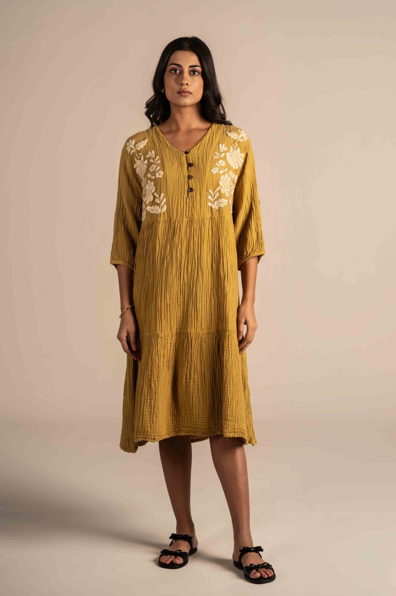 Half sleeves dress with floral embroidery - Meiala Official