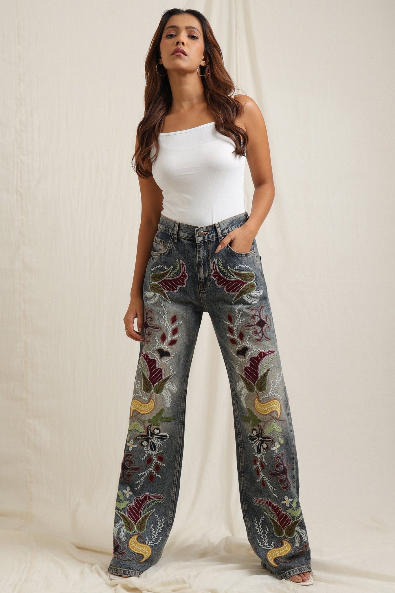 Loose Embroidered Jeans - Meiala Official