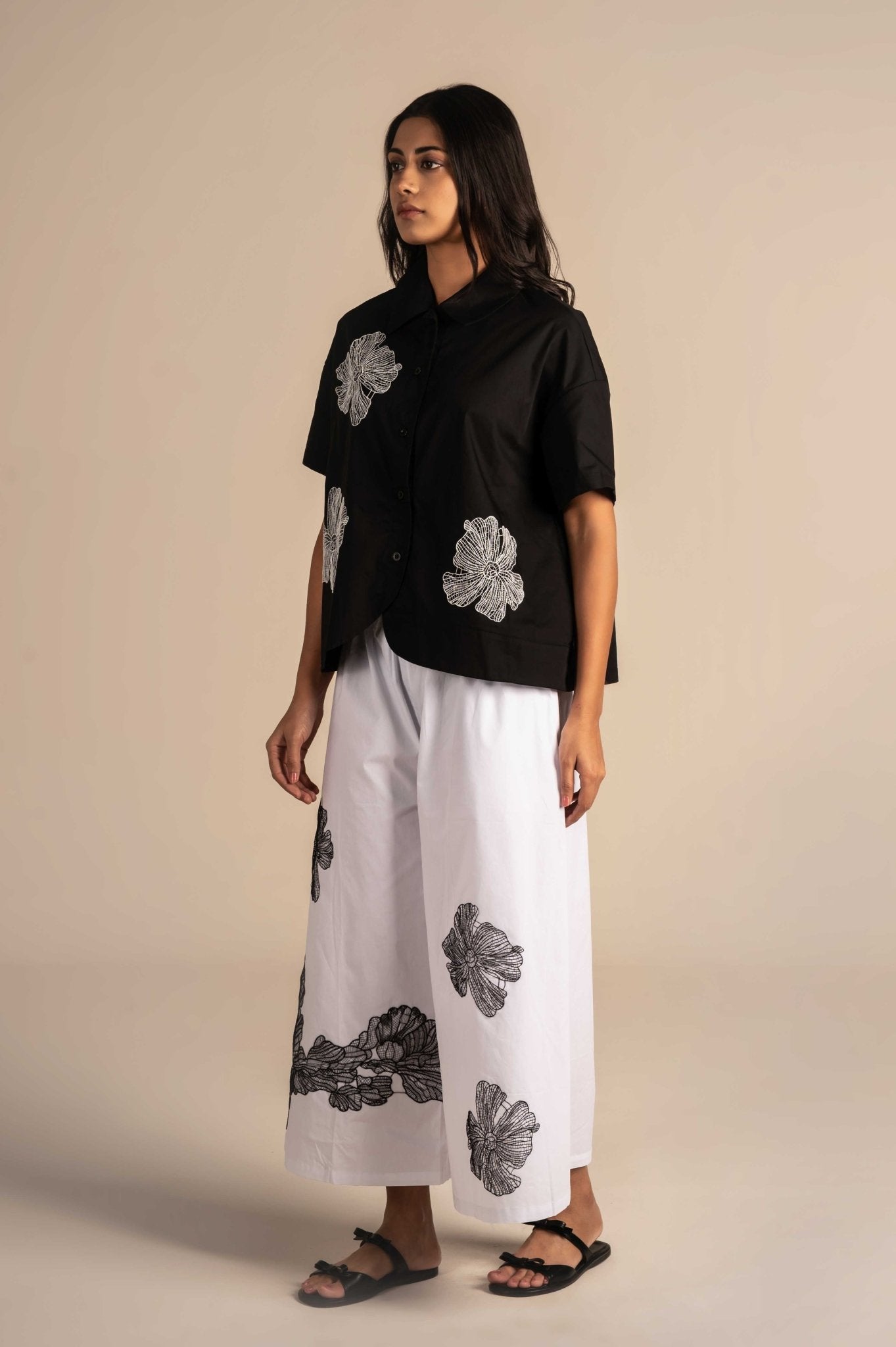 Shirt with a statement applique - Meiala Official