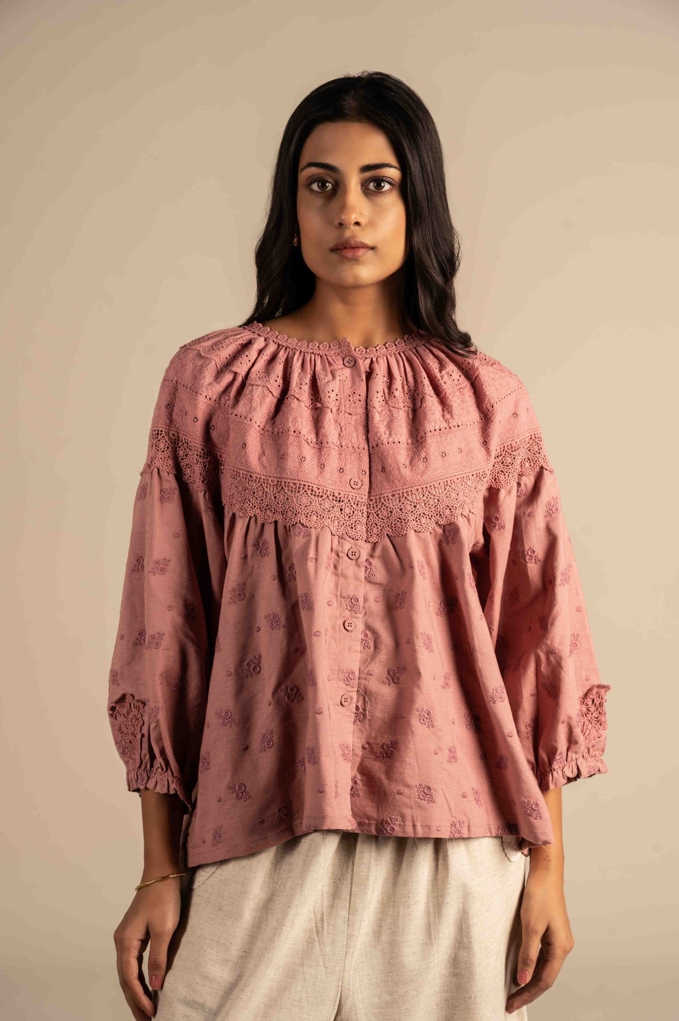Shirt with delicate embroidery - Meiala Official
