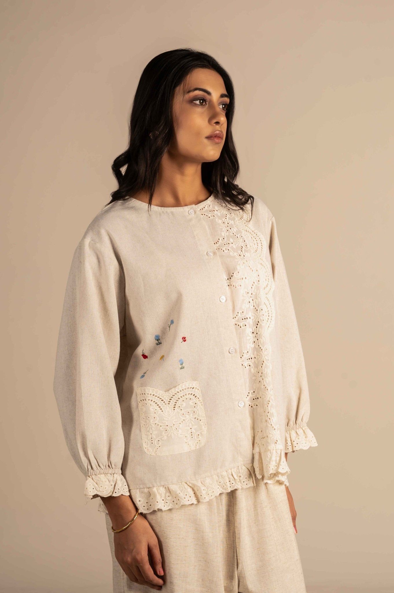 Shirt with delicate lace detailing - Meiala Official