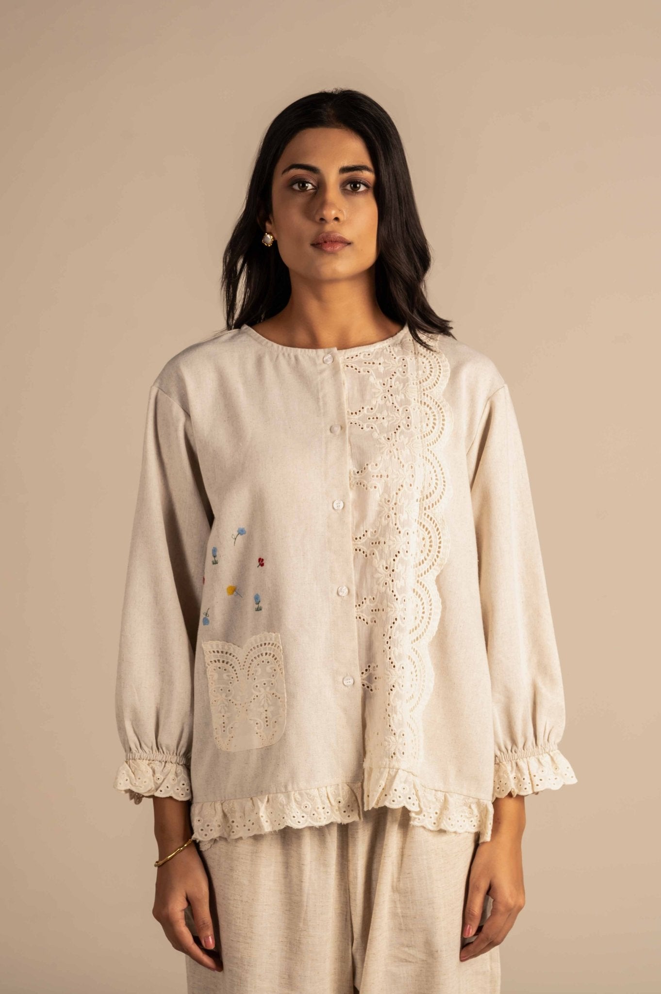 Shirt with delicate lace detailing - Meiala Official