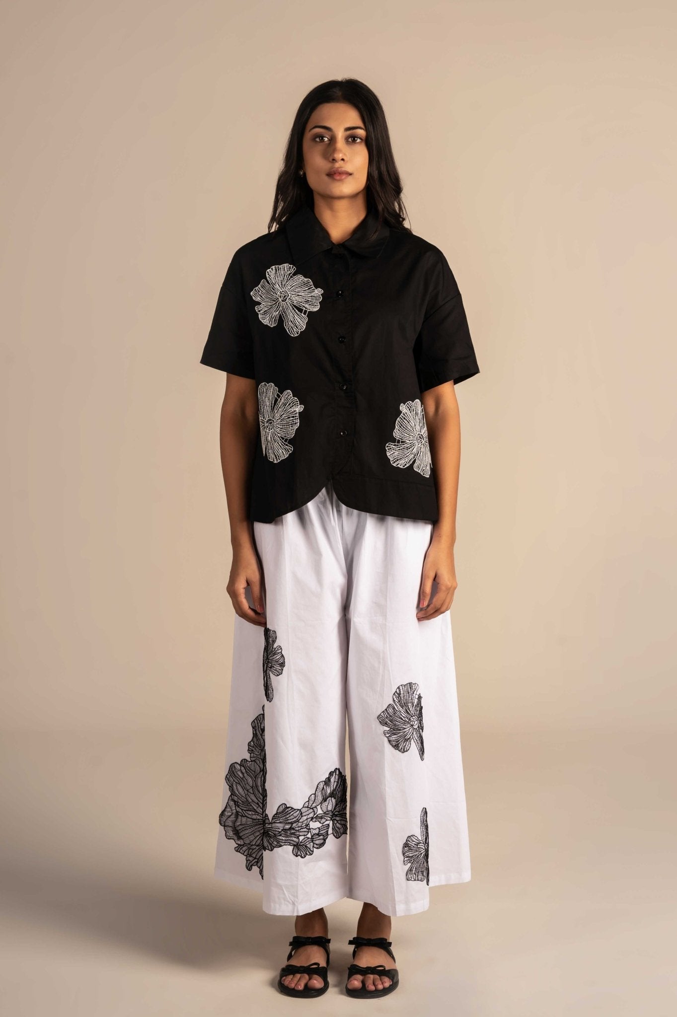 Skirt with a statement floral applique - Meiala Official