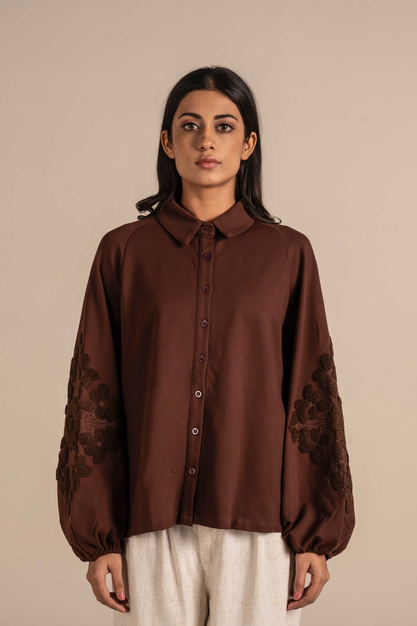Sweatshirt with elegant floral embroidery - Meiala Official