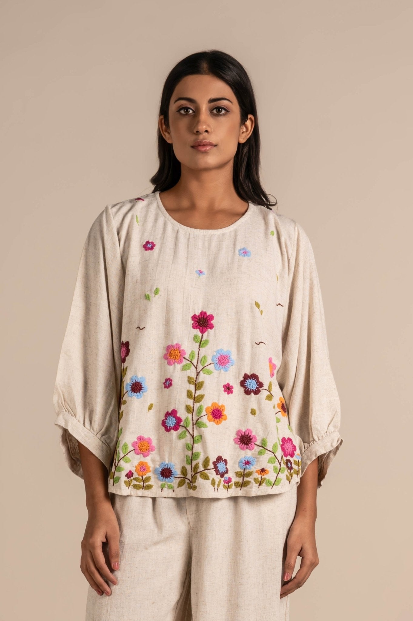 Top with floral hand embroidery - Meiala Official