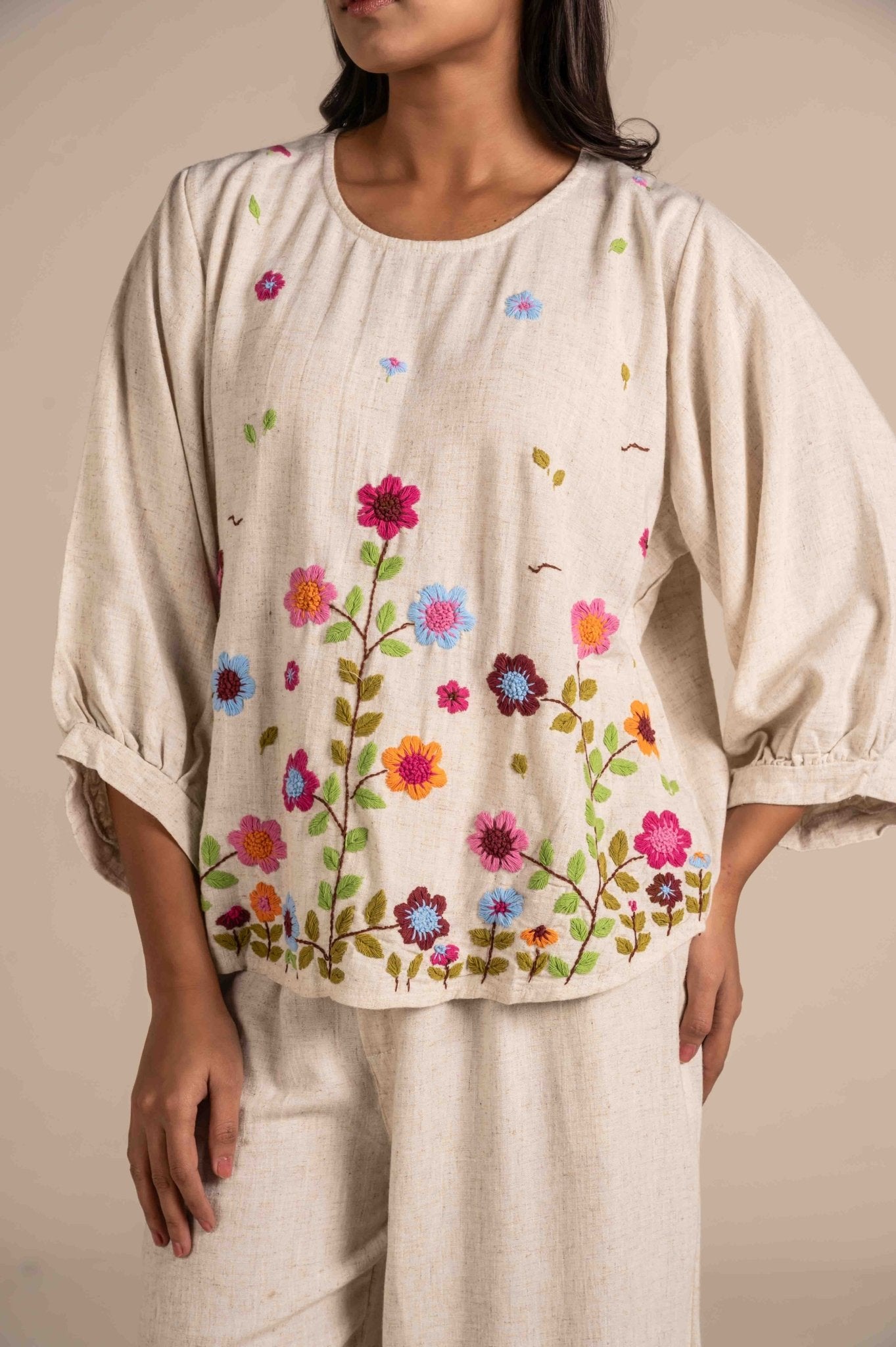 Top with floral hand embroidery - Meiala Official