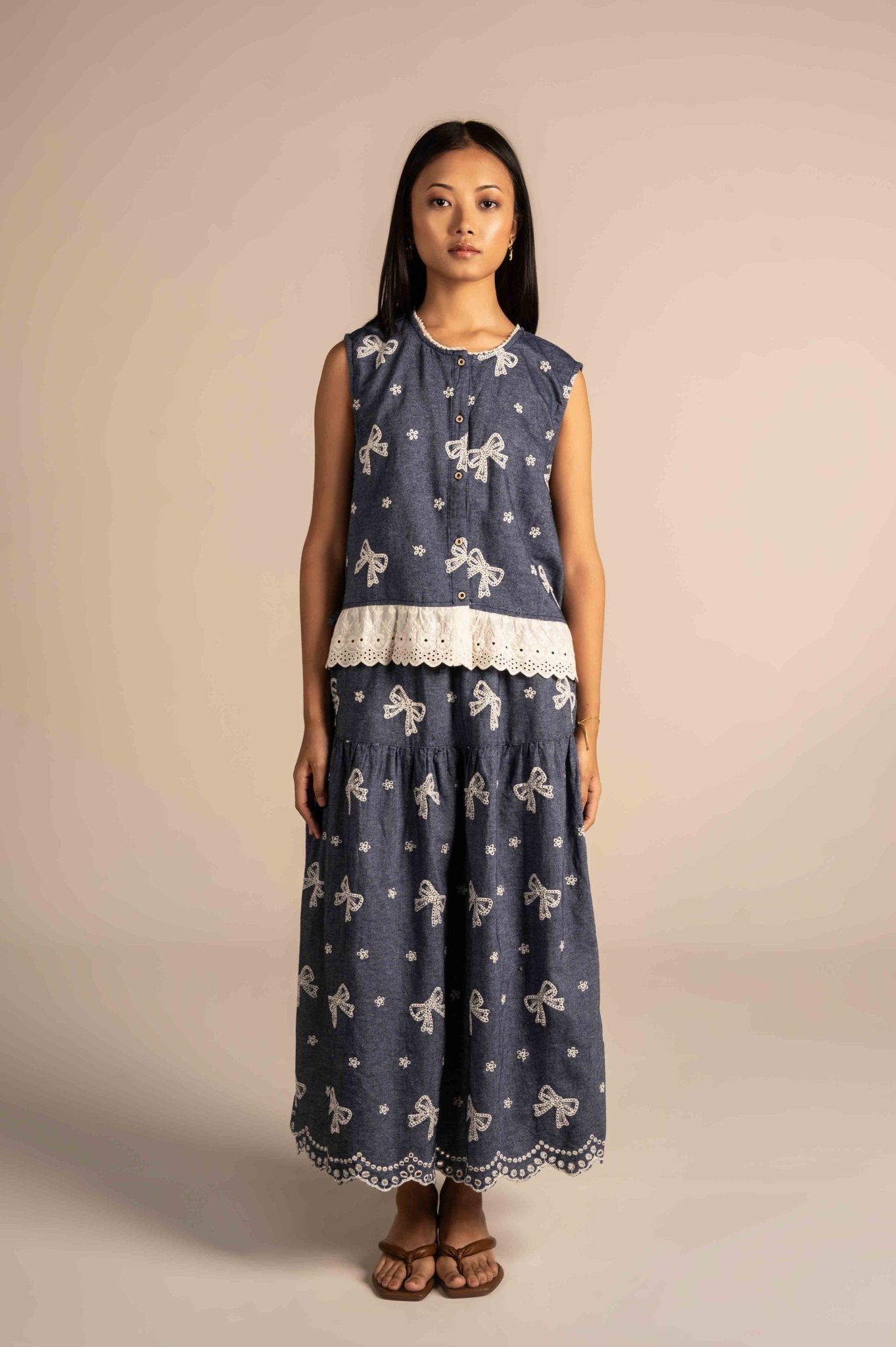 Vest with embroidered bow detailing - Meiala Official