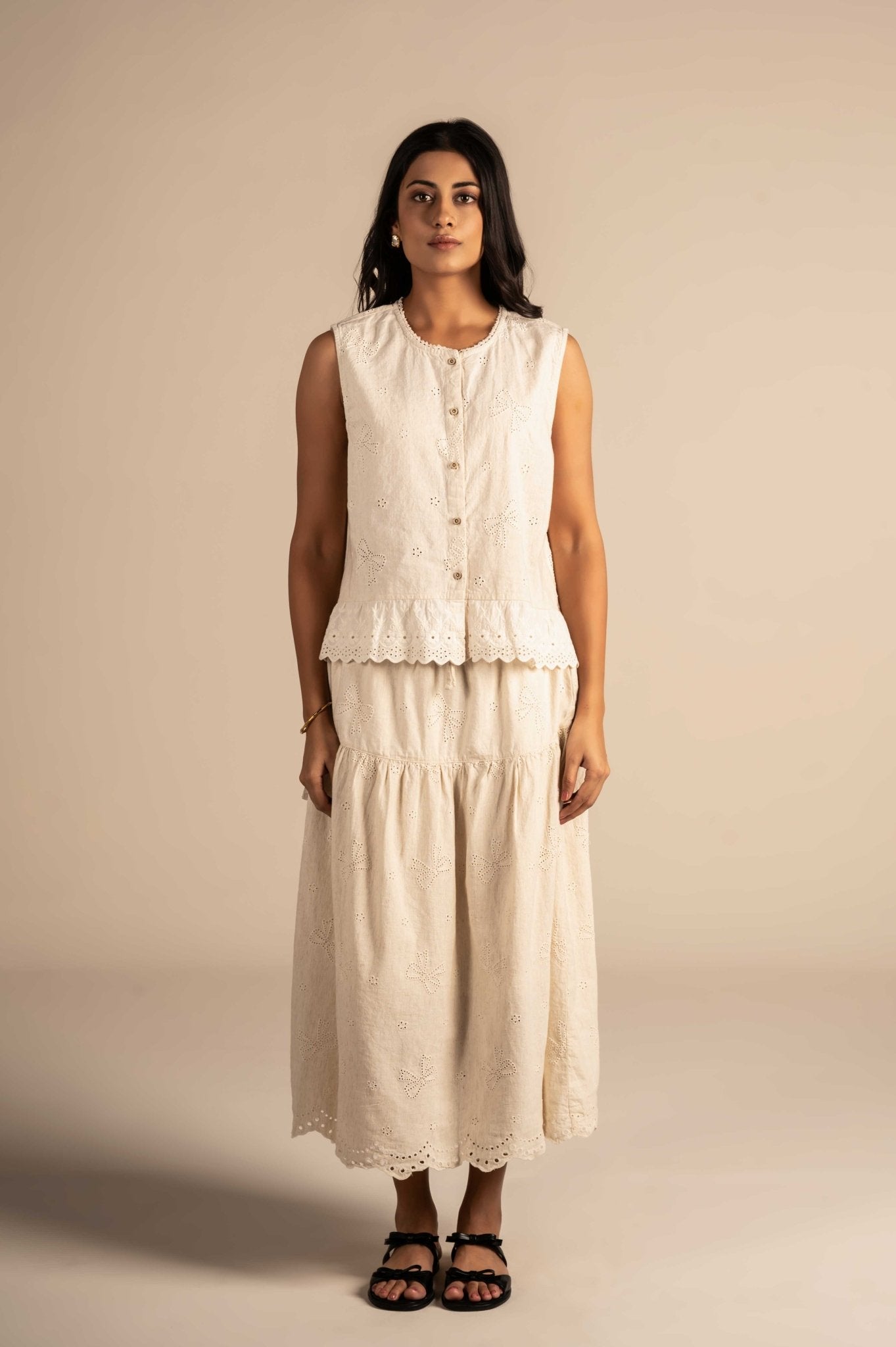 Vest with embroidered bow detailing - Meiala Official